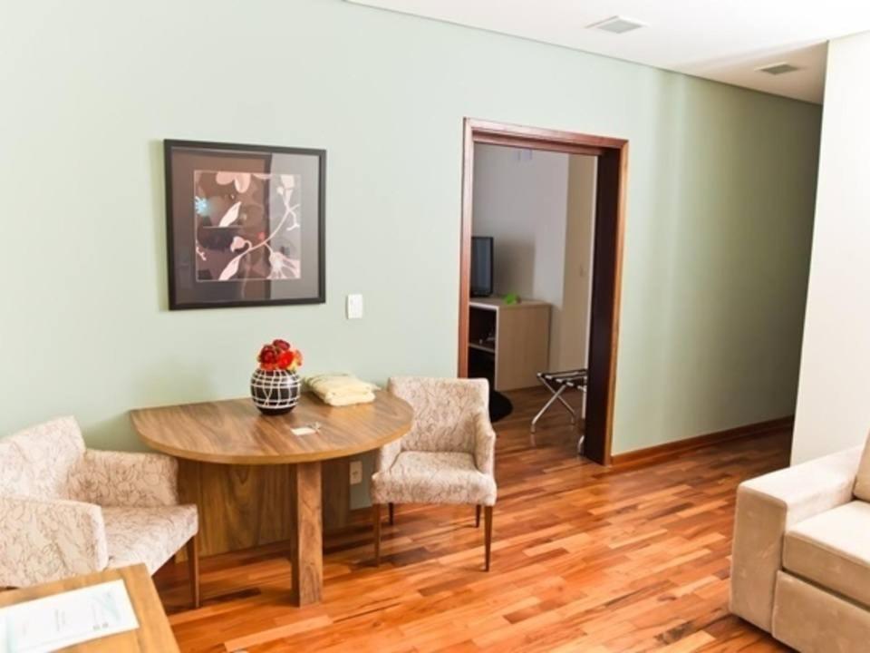 Ramada By Wyndham Furnaspark ฟอร์มิกา ภายนอก รูปภาพ