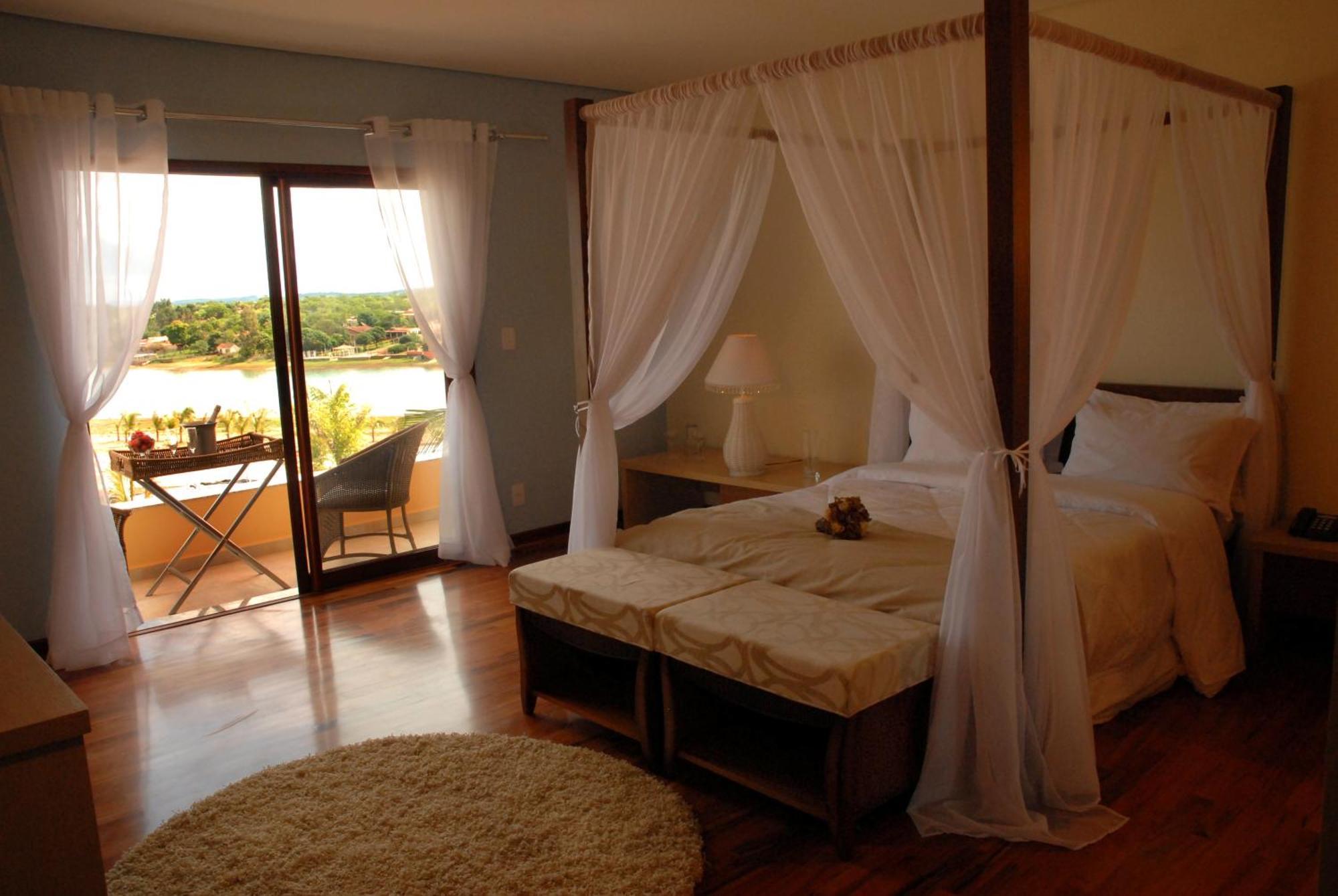 Ramada By Wyndham Furnaspark ฟอร์มิกา ภายนอก รูปภาพ