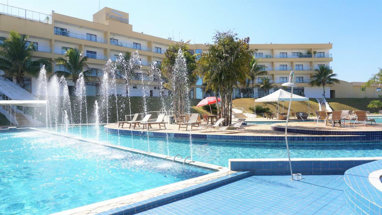 Ramada By Wyndham Furnaspark ฟอร์มิกา ภายนอก รูปภาพ